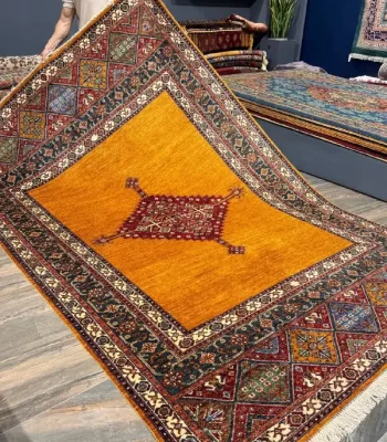 فرش دستریس طلایی