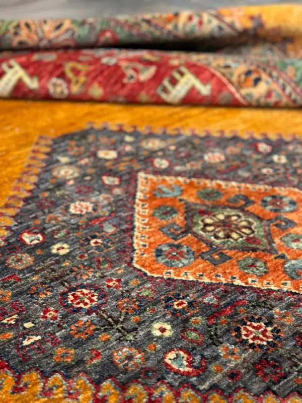 فرش دستریس رنگ خردلی