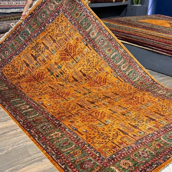 فرش نقشه درختی طلایی