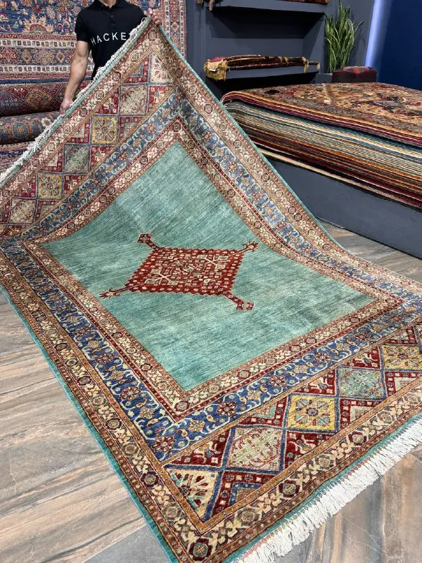 94d1035b-377a-430d-a9fd-c8485e2863c0 فرش قشقایی تک ترنج آبی