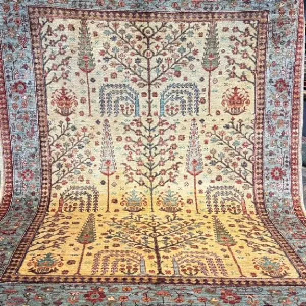 فرش ۳ متری دستباف طرح درختی کرم